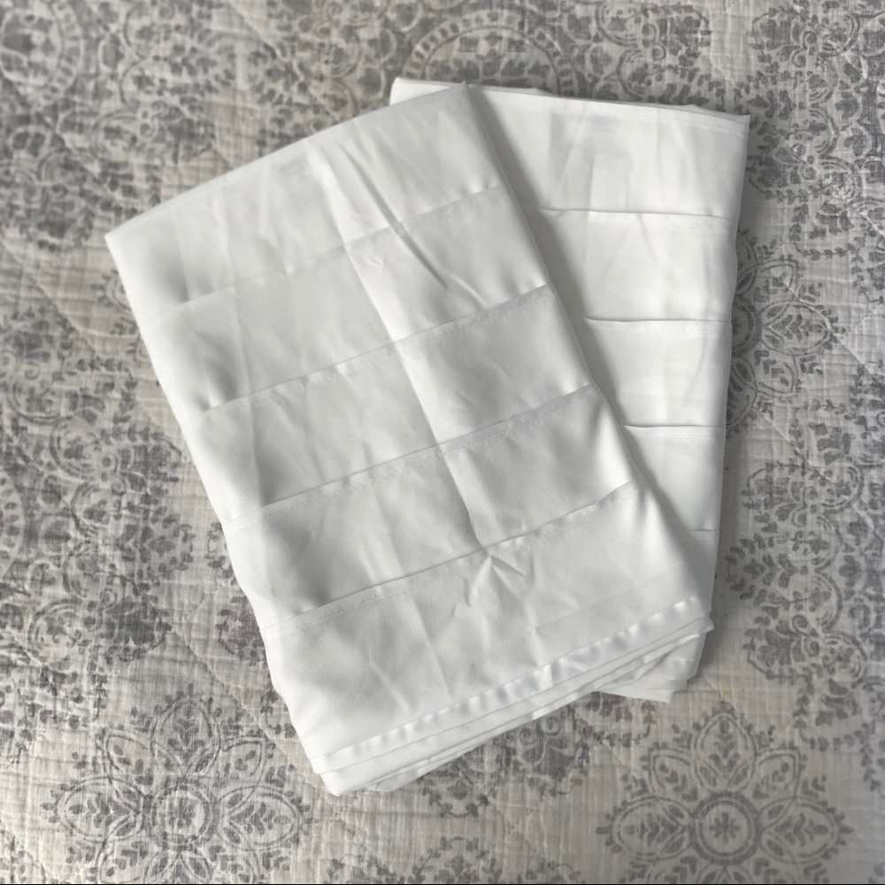 Threshold Euro Shams (set of 2), White, 24”, NWOT